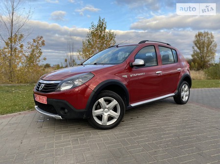 Dacia Sandero Stepway 2012  випуску Луцьк з двигуном 1.5 л дизель хэтчбек механіка за 6700 долл. 