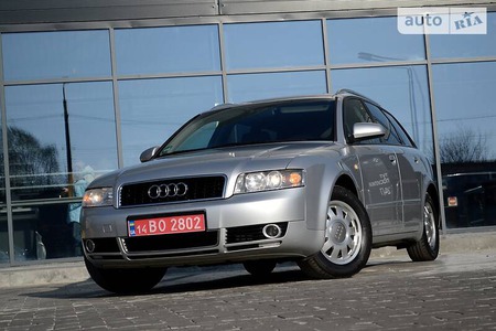 Audi A4 Limousine 2003  випуску Львів з двигуном 1.8 л  універсал автомат за 5980 долл. 