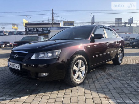 Hyundai Sonata 2007  випуску Чернівці з двигуном 2 л бензин седан механіка за 6400 долл. 