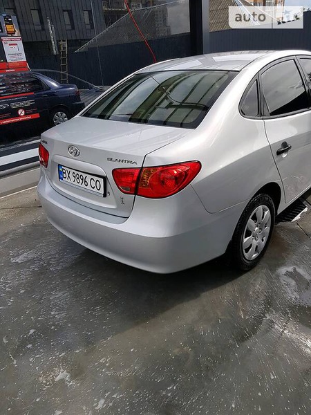 Hyundai Elantra 2008  випуску Хмельницький з двигуном 1.6 л бензин седан механіка за 6700 долл. 