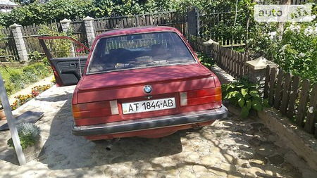 BMW 318 1986  випуску Івано-Франківськ з двигуном 1.8 л бензин седан механіка за 1500 долл. 