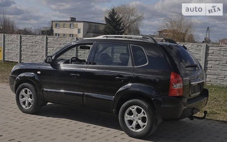 Hyundai Tucson 2009  випуску Київ з двигуном 2 л бензин позашляховик механіка за 7100 долл. 