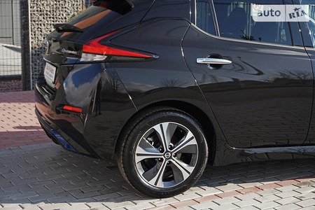 Nissan Leaf 2020  випуску Чернівці з двигуном 0 л електро хэтчбек автомат за 31000 долл. 