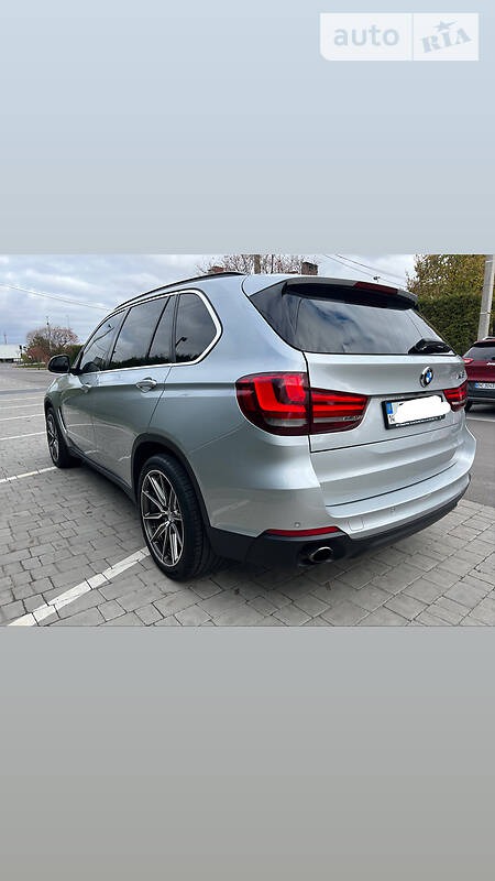 BMW X5 2015  випуску Львів з двигуном 3 л бензин позашляховик автомат за 34799 долл. 