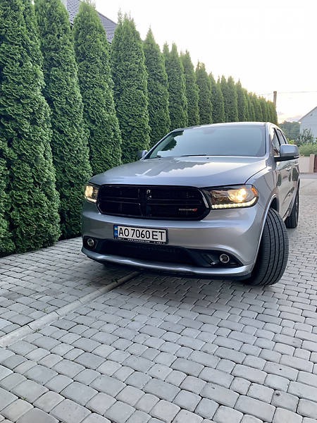 Dodge Durango 2017  випуску Ужгород з двигуном 3.6 л бензин позашляховик автомат за 27500 долл. 