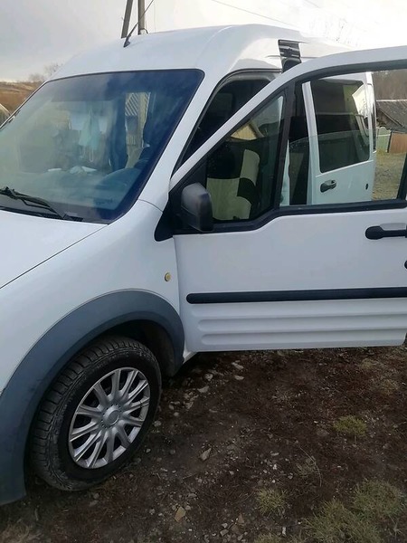 Ford Tourneo Connect 2011  випуску Чернівці з двигуном 1.8 л  седан механіка за 7450 долл. 