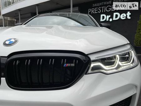 BMW M5 2018  випуску Київ з двигуном 4.4 л бензин седан автомат за 102900 долл. 