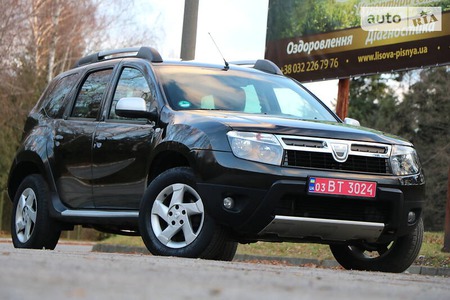 Dacia Duster 2011  випуску Львів з двигуном 1.6 л бензин позашляховик механіка за 8999 долл. 