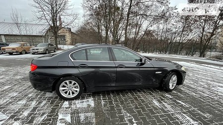 BMW 525 2011  випуску Чернівці з двигуном 3 л дизель седан автомат за 17500 долл. 