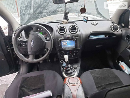 Ford Fiesta 2006  випуску Ужгород з двигуном 1.4 л дизель хэтчбек механіка за 3500 долл. 