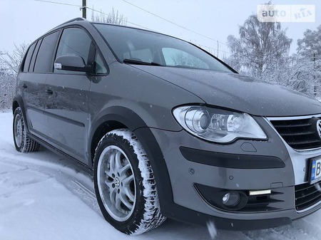 Volkswagen Touran 2008  випуску Львів з двигуном 1.4 л бензин мінівен автомат за 8750 долл. 