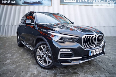 BMW X5 2019  випуску Херсон з двигуном 3 л дизель позашляховик автомат за 82000 долл. 