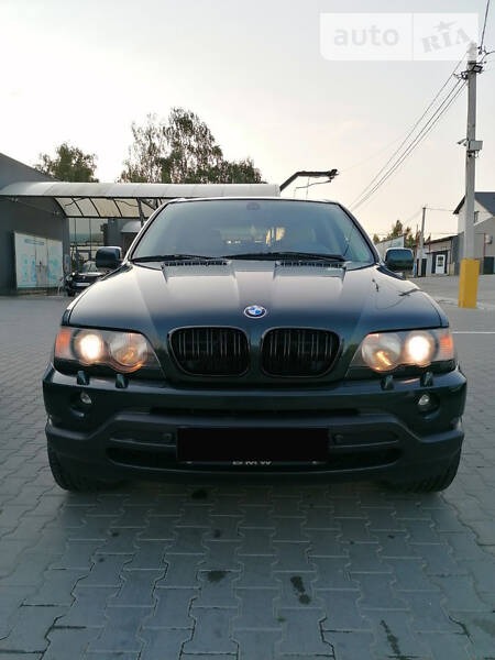 BMW X5 2002  випуску Чернівці з двигуном 4.4 л бензин позашляховик автомат за 9800 долл. 