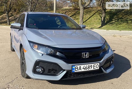 Honda Civic 2019  випуску Кропивницький з двигуном 1.5 л бензин хэтчбек автомат за 16300 долл. 
