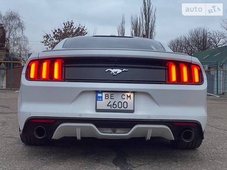 Ford Mustang 2016  випуску Миколаїв з двигуном 2.3 л бензин купе  за 20500 долл. 