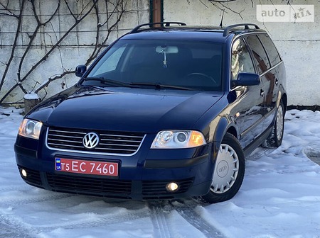 Volkswagen Passat 2002  выпуска Львов с двигателем 2 л бензин универсал механика за 4999 долл. 