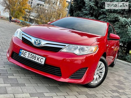 Toyota Camry 2012  выпуска Днепропетровск с двигателем 2.5 л гибрид седан  за 12700 долл. 