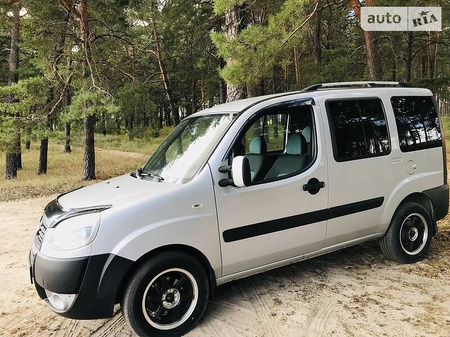 Fiat Doblo 2013  випуску Харків з двигуном 1.4 л  мінівен механіка за 7000 долл. 