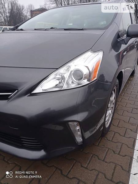 Toyota Prius 2014  випуску Житомир з двигуном 1.8 л гібрид універсал автомат за 14500 долл. 