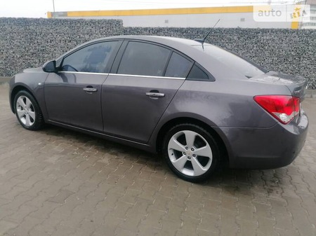 Chevrolet Cruze 2011  випуску Житомир з двигуном 1.8 л бензин седан автомат за 7700 долл. 