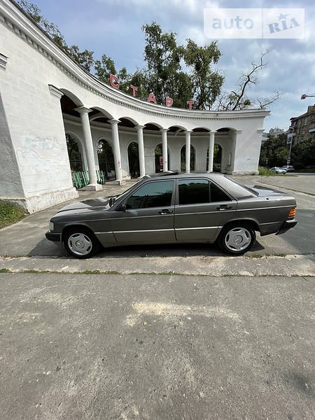 Mercedes-Benz 190 1990  випуску Київ з двигуном 0 л  седан  за 3500 долл. 