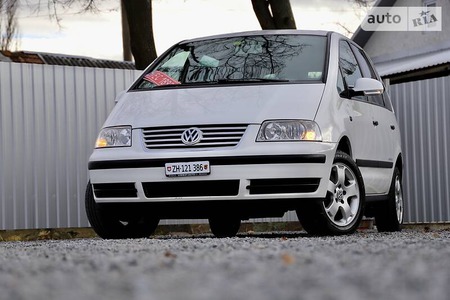 Volkswagen Sharan 2009  випуску Львів з двигуном 1.9 л дизель мінівен автомат за 9400 долл. 