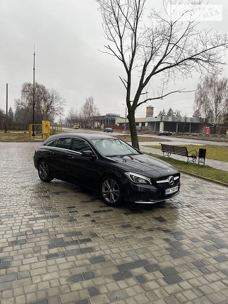 Mercedes-Benz CLA 200 2017  випуску Рівне з двигуном 2.1 л дизель універсал автомат за 21250 долл. 