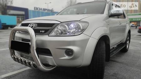 Toyota Fortuner 2006  випуску Київ з двигуном 4 л  позашляховик автомат за 15200 долл. 