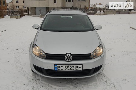 Volkswagen Golf 2010  выпуска Львов с двигателем 1.6 л дизель универсал механика за 8000 долл. 