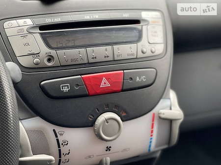 Toyota Aygo 2008  випуску Київ з двигуном 1 л бензин хэтчбек  за 4500 долл. 