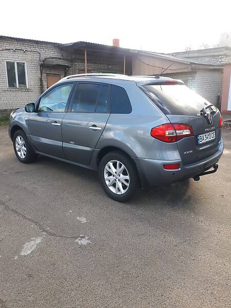 Renault Koleos 2008  випуску Черкаси з двигуном 2.5 л  позашляховик автомат за 8800 долл. 