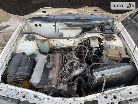 Audi 100 1985  випуску Херсон з двигуном 0 л дизель седан  за 1200 долл. 