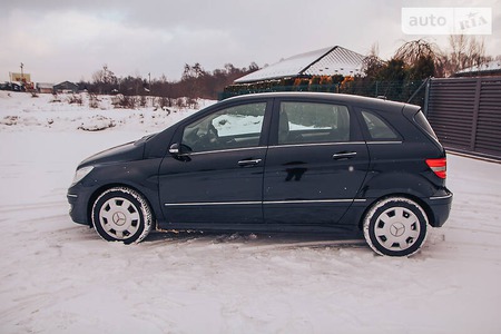 Mercedes-Benz B 200 2007  випуску Львів з двигуном 0 л бензин універсал автомат за 8300 долл. 