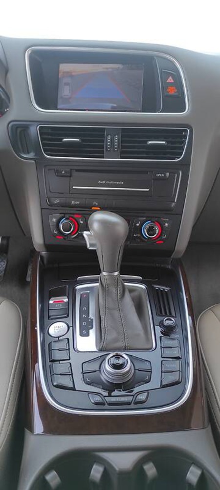 Audi Q5 2012  випуску Дніпро з двигуном 2 л бензин позашляховик автомат за 16400 долл. 