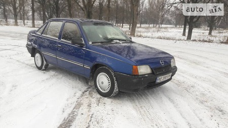 Opel Kadett 1986  випуску Дніпро з двигуном 1.3 л  седан  за 1750 долл. 