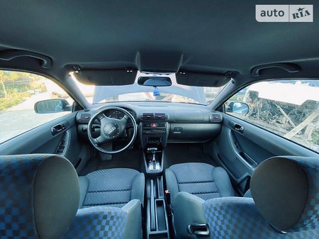 Audi A3 Limousine 2000  випуску Херсон з двигуном 1.9 л дизель хэтчбек автомат за 1800 долл. 