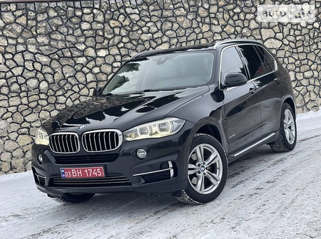 BMW X5 2015  випуску Тернопіль з двигуном 3 л дизель позашляховик автомат за 33900 долл. 