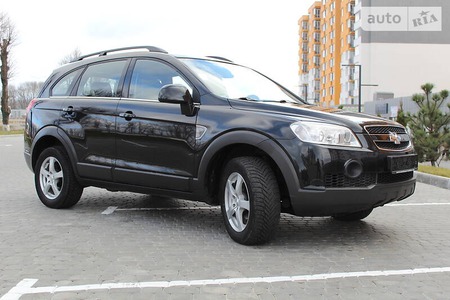 Chevrolet Captiva 2010  випуску Вінниця з двигуном 2.4 л  позашляховик механіка за 9450 долл. 