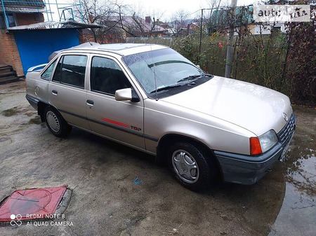 Opel Kadett 1988  випуску Кропивницький з двигуном 1.3 л  седан механіка за 2000 долл. 