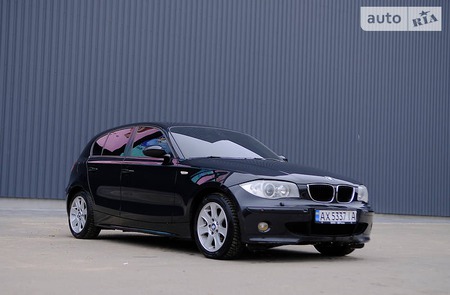 BMW 120 2006  випуску Харків з двигуном 2 л бензин хэтчбек автомат за 5700 долл. 