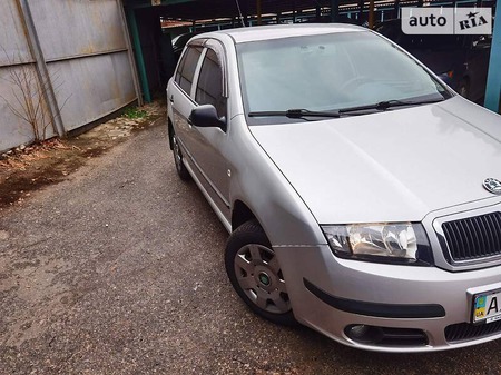 Skoda Fabia 2006  випуску Харків з двигуном 0 л бензин хэтчбек механіка за 4299 долл. 