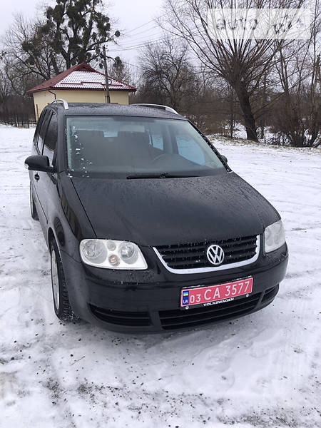 Volkswagen Touran 2005  випуску Львів з двигуном 1.6 л бензин універсал механіка за 6500 долл. 