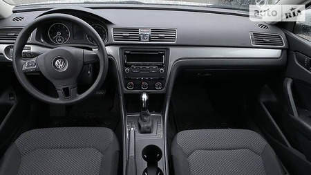 Volkswagen Passat 2015  выпуска Киев с двигателем 1.8 л бензин седан автомат за 11900 долл. 