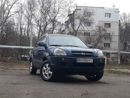 Hyundai Tucson 2004  випуску Одеса з двигуном 2 л дизель позашляховик механіка за 5999 долл. 