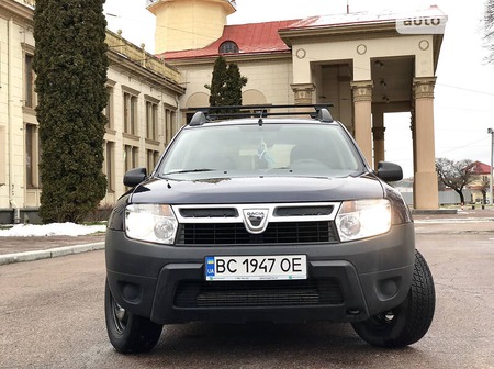 Dacia Duster 2013  випуску Львів з двигуном 1.5 л дизель позашляховик механіка за 8555 долл. 