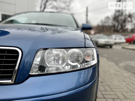 Audi A4 Limousine 2001  выпуска Днепропетровск с двигателем 1.6 л бензин седан механика за 5850 долл. 