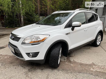 Ford Kuga 2011  випуску Київ з двигуном 2 л дизель хэтчбек механіка за 13199 долл. 