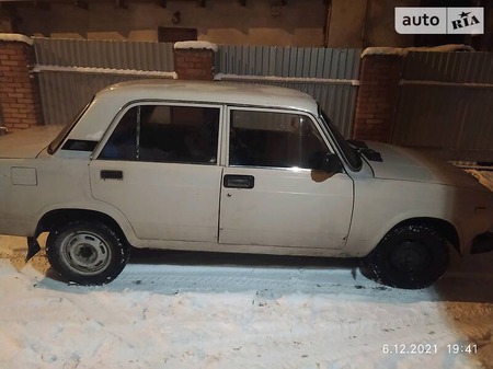 Lada 2107 1987  випуску Львів з двигуном 1.3 л  седан механіка за 549 долл. 