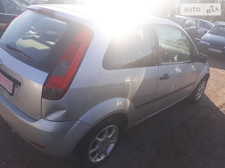 Ford Fiesta 2005  випуску Кропивницький з двигуном 1.3 л  хэтчбек механіка за 3500 долл. 