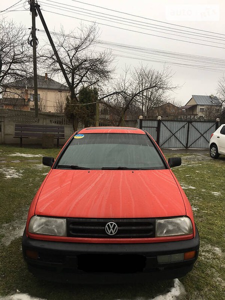 Volkswagen Vento 1993  випуску Львів з двигуном 1.9 л дизель седан механіка за 2250 долл. 